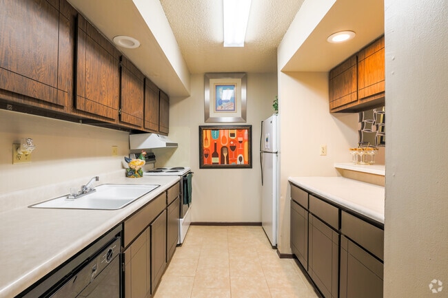 2BR, 1BA - 960SF