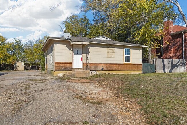 Building Photo - 4914 Donnelly Ave Rental