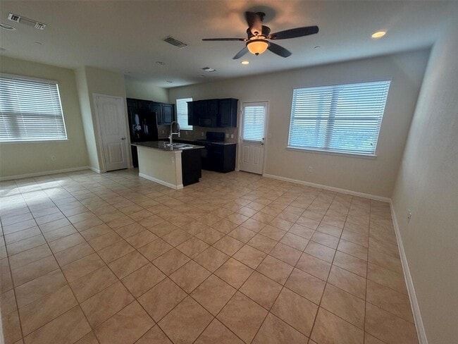 Photo - 1001 Zodiac Ln
