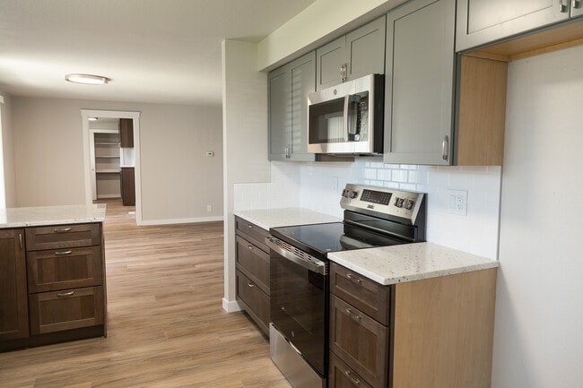 Photo - 1366 Arata Way