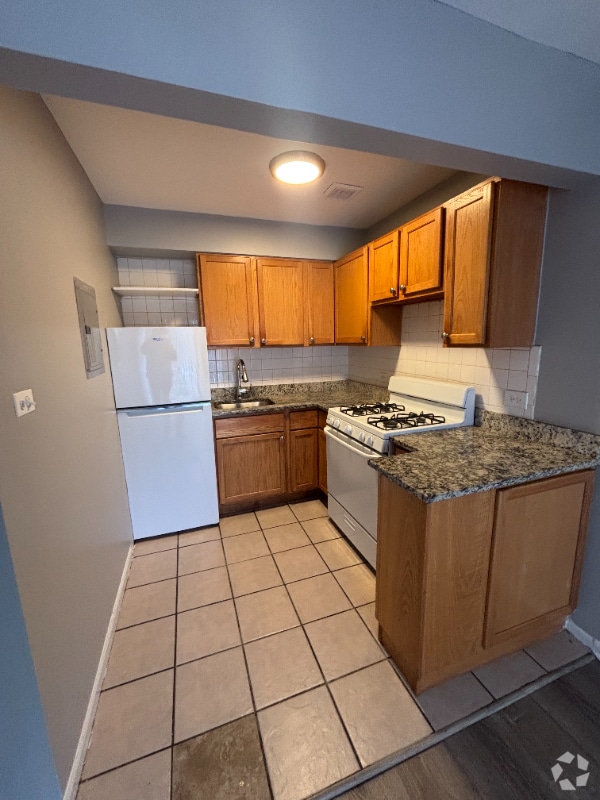 Building Photo - 3353 Commercial Unit 16 Rental