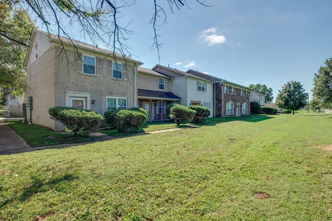 Building Photo - 1301 Neelys Bend Rd Rental
