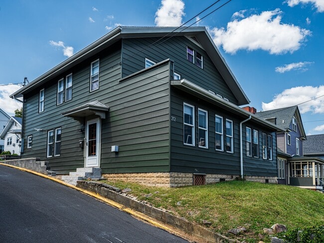 212 Dewey St Unit 212