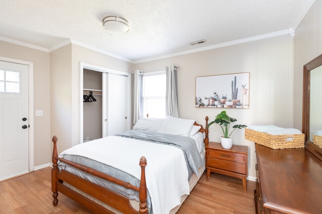 Photo - 6012 Old Coach Rd