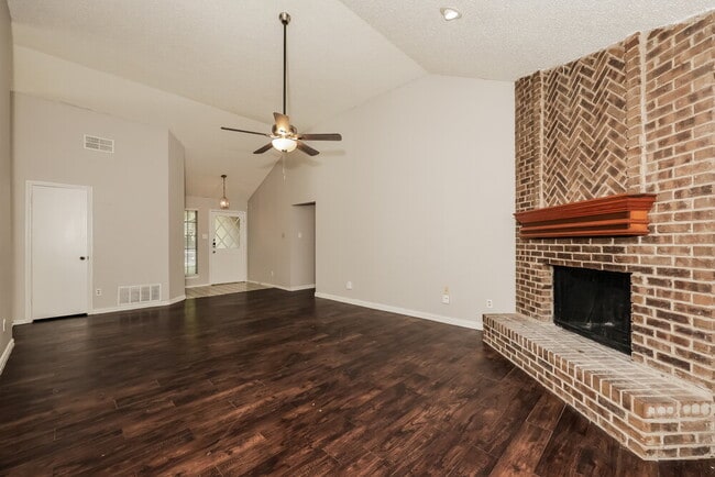 Photo - 3309 Creekwood Ln