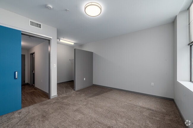 2BD, 2BA - 1240SF - First Bedroom