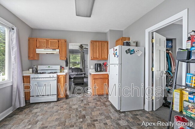 Photo - 1530 Quarry Ave NW Unit 1