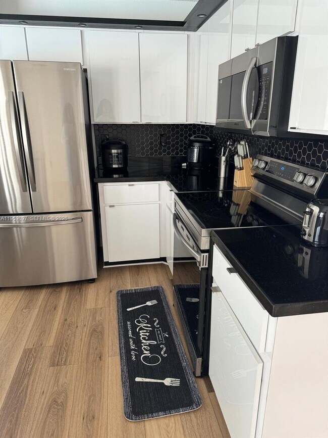 Photo - 2359 Kings Crest Rd