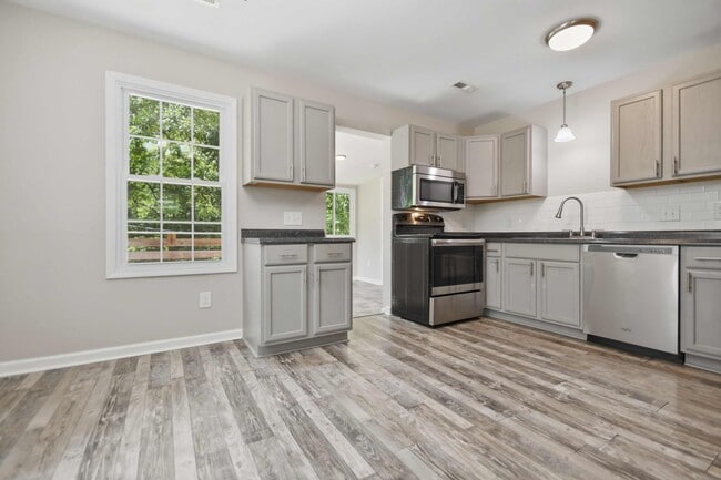 Photo - Pet Friendly Three Bedroom!