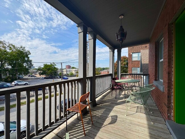 Photo - 512 W 39th Terrace Unit 2