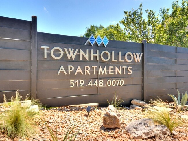 Photo - Townhollow Apartments