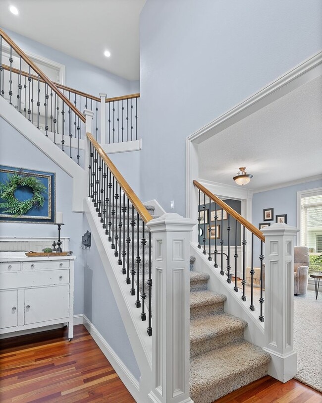 Photo - Desirable Oregon City / Luxury Home, High End Amenities, Central Air, Central Vac, Tank-less Hot ...