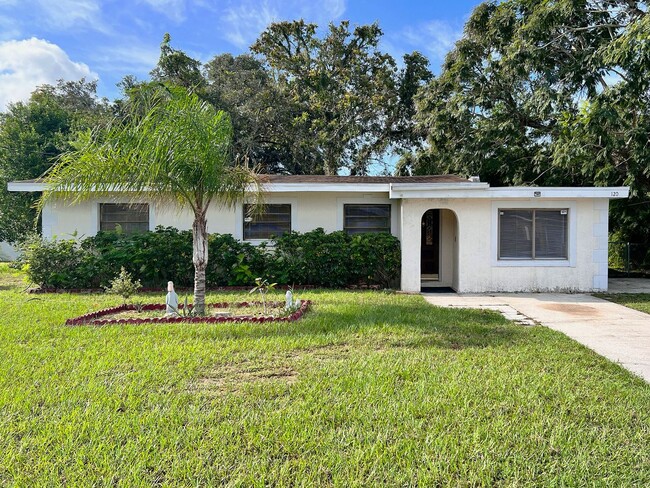 Building Photo - Three-Bedroom Home with Spacious Family Bo...