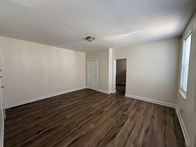 Building Photo - 1318 N 25th St Unit 2