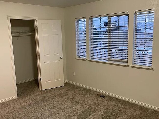 Photo - 1029 S Kingsbury Rd