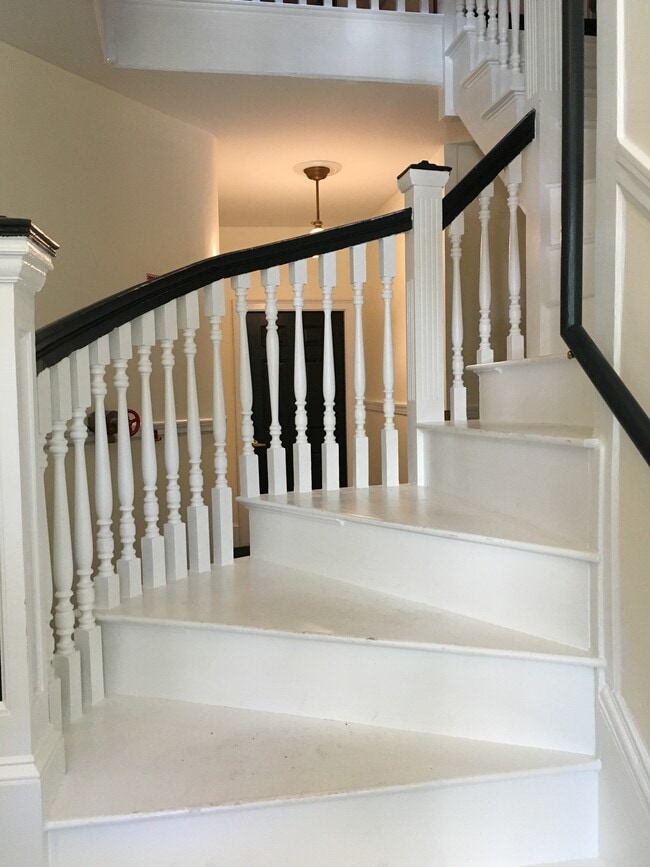 Photo - 75 Burbank St Unidad 504