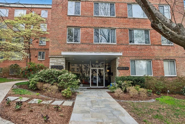 Frente del edificio - 4100 W St NW Unidad 302