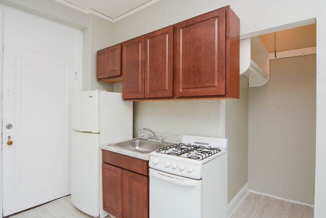 Photo - 3824 N Fremont St Unit 113