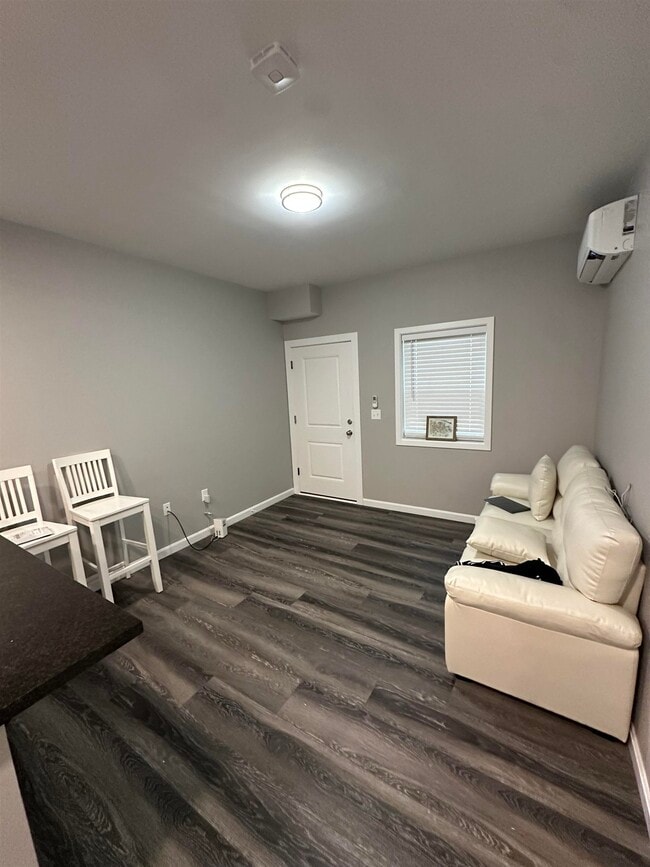 Building Photo - 45 Monarch Wy Unit 202 Rental