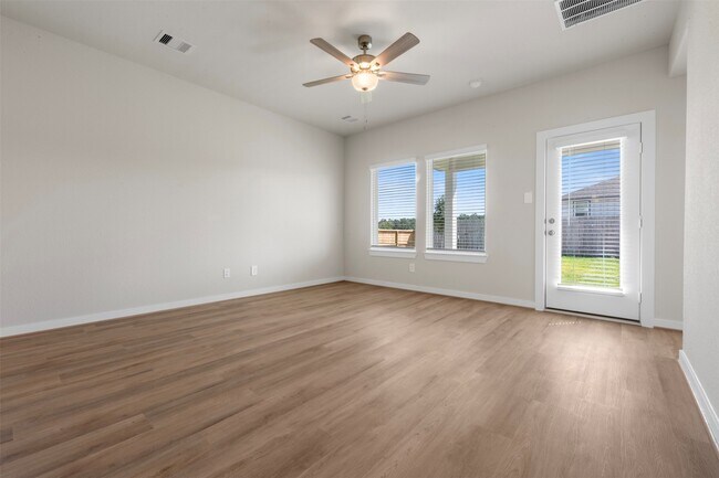 Photo - 251 Charles Rdg Dr