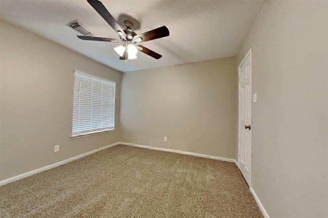 Photo - 8815 Lawncliff Ln