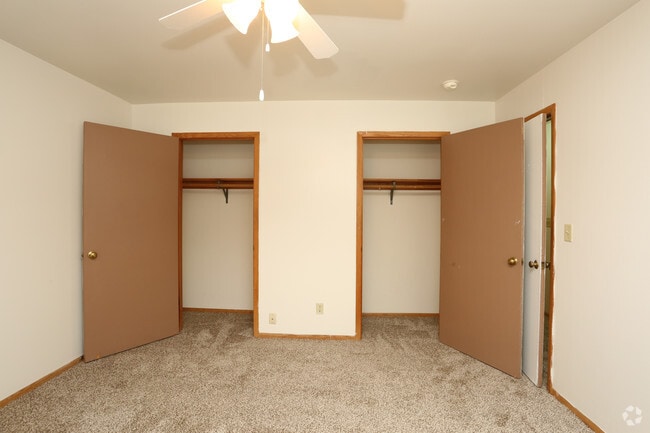 2BR, 1BA - Brook Lane Apartments