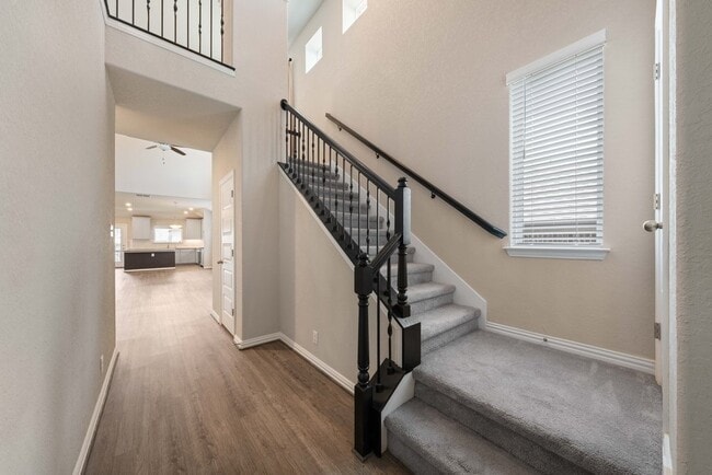 Stylish 3-Bed Home with Pool Access, Island Kitchen & Fenced Yard in New Braunfels