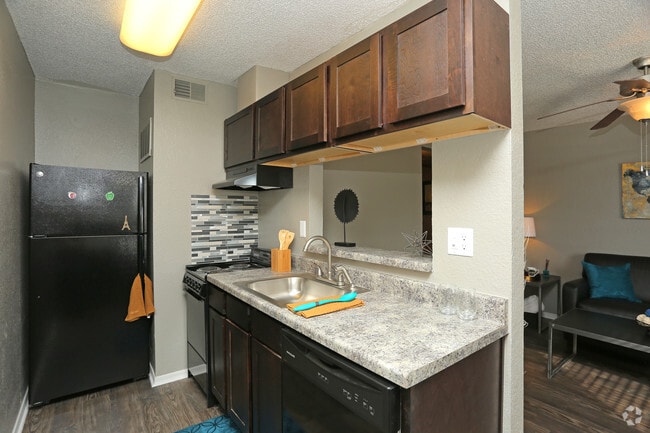 0BR - 500SF - Kitchen