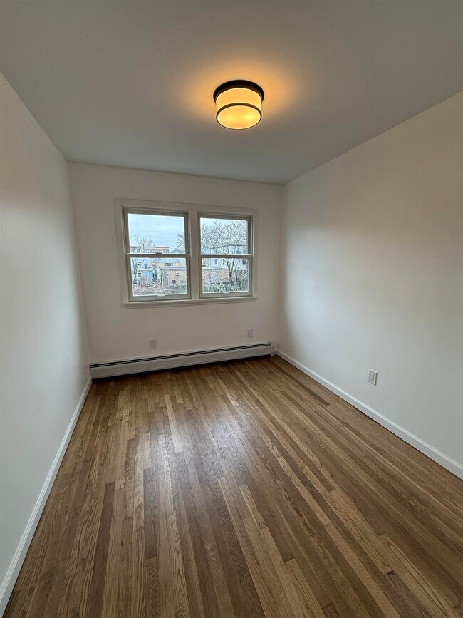 Photo - 31 Alan Terrace Unit 1