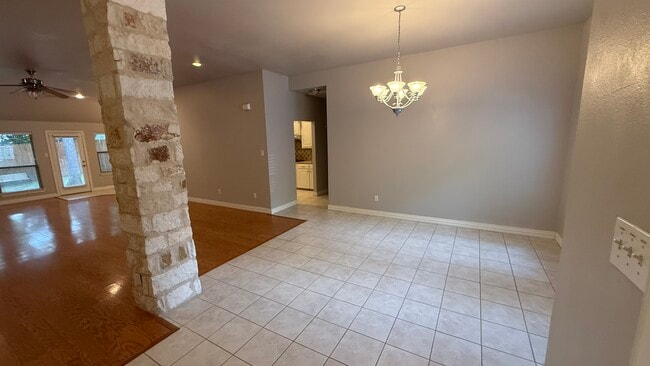 Photo - 1416 Shirley Way