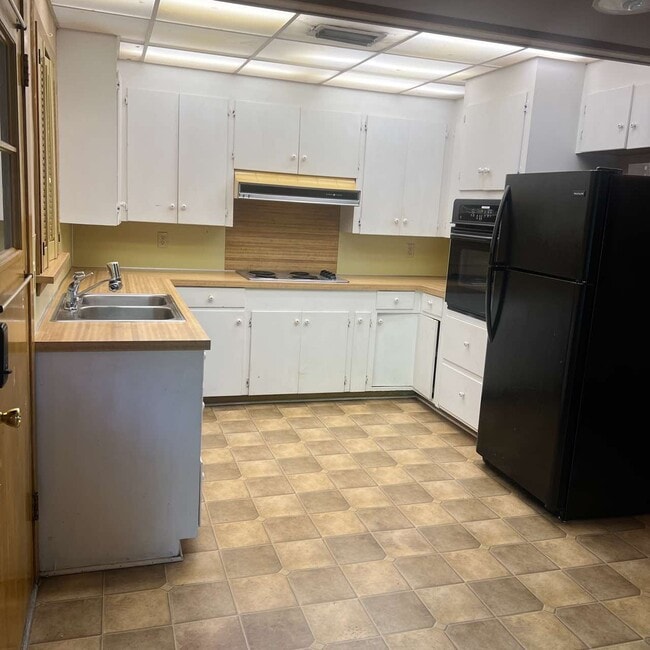 Photo - 918 Robert St