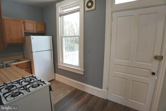 Photo - 1000 Edmondson Ave