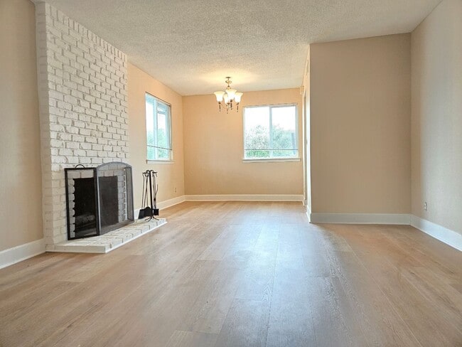 Photo - Henderson Unit 1