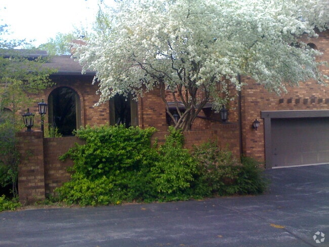 Building Photo - 15220 Marilyn Dr Rental