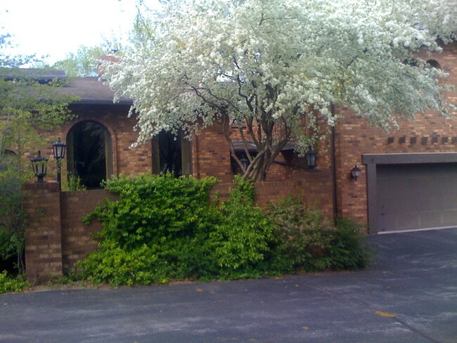 Building Photo - 15220 Marilyn Dr Rental
