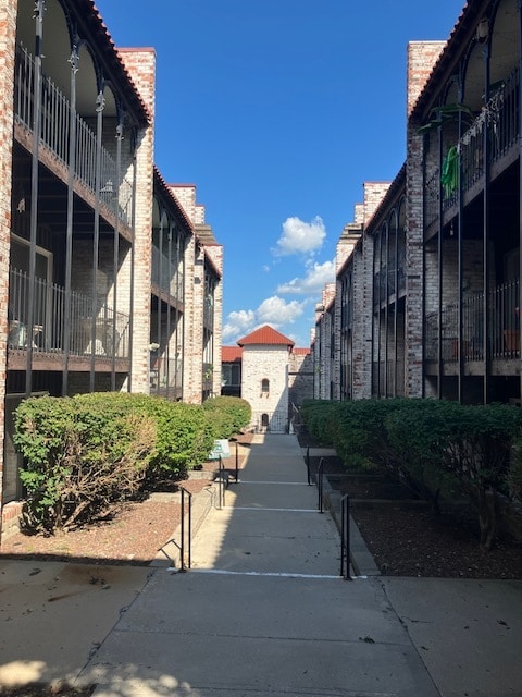 Building Photo - 5011 Walnut St Unit B