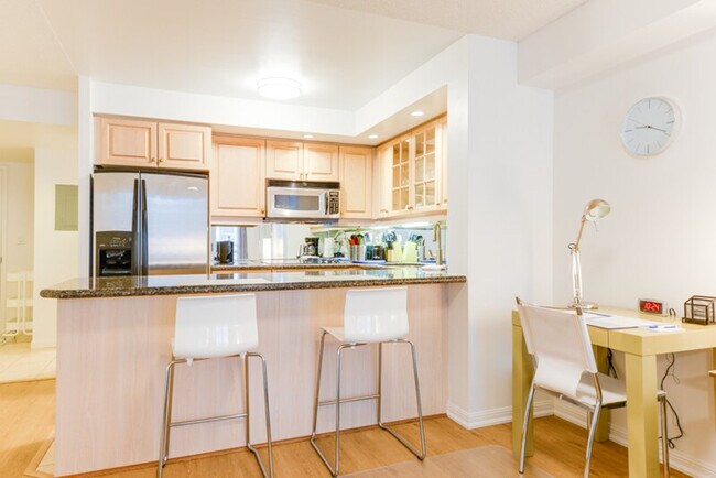 Photo - 250 University Ave Unit ID1034864P