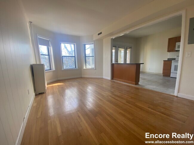 Photo - 1131 Commonwealth Ave Unit 5