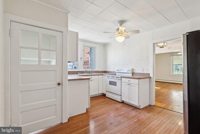 Photo - 1116 Maple St