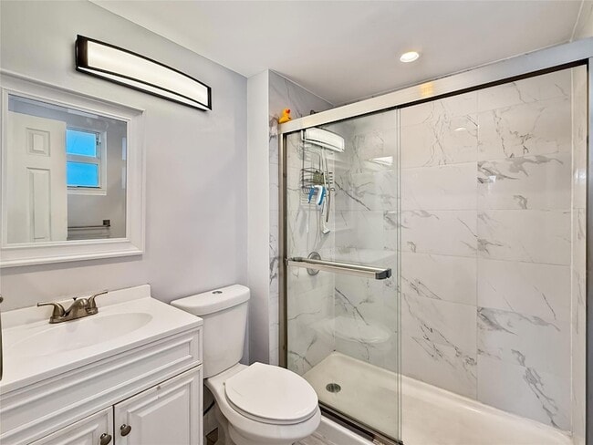 Photo - 114 Royal Pk Dr Unit 3A