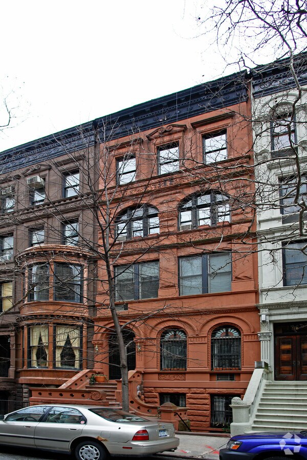 Photo - 34 W 76th St