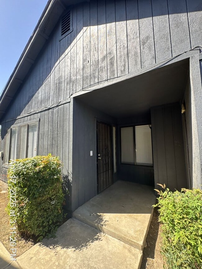 Building Photo - 3103 Unit 312 1/2