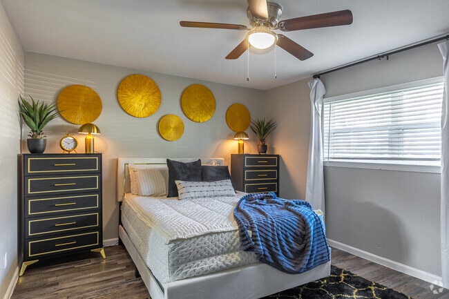 1BR, 1BA - 659SF - Bedroom