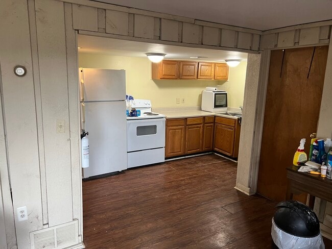 Building Photo - 137 Coddington Rd Unit 2