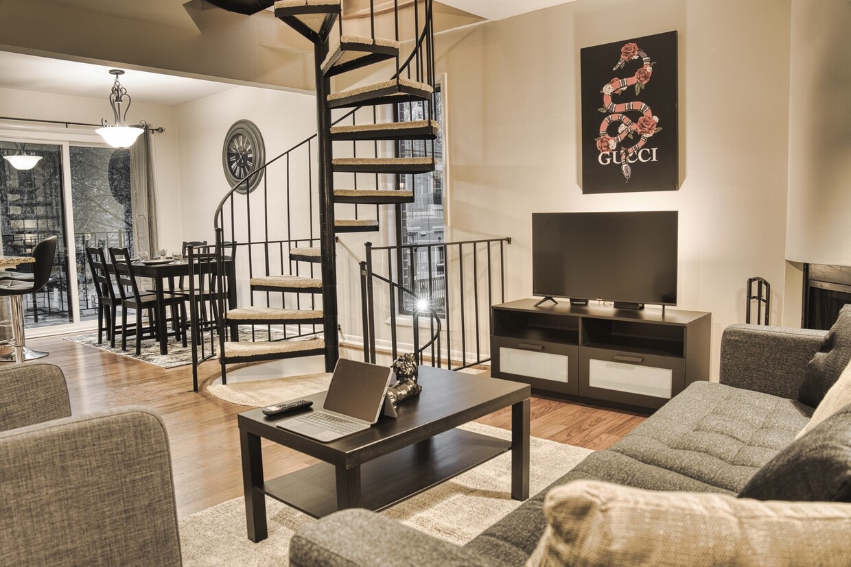 Living Room - 2430 Grandview Ave (Cincinnati, OH)