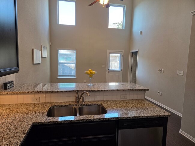 Photo - 2304 S Lakeline Blvd