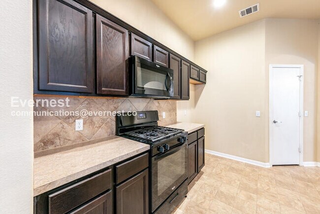 Photo - 120 Jim Dandy Dr