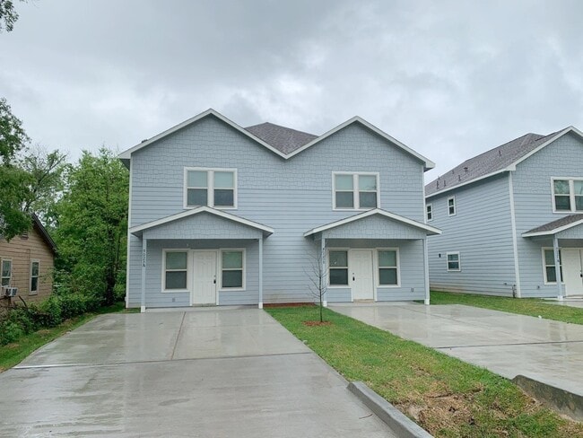 Building Photo - 9026 Everglade Rental