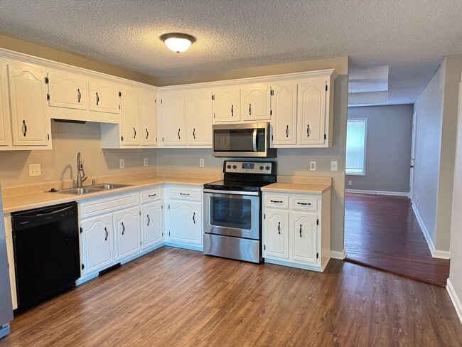 Photo - Awesome Ranch near Exit 1! 3bed/2bath with...