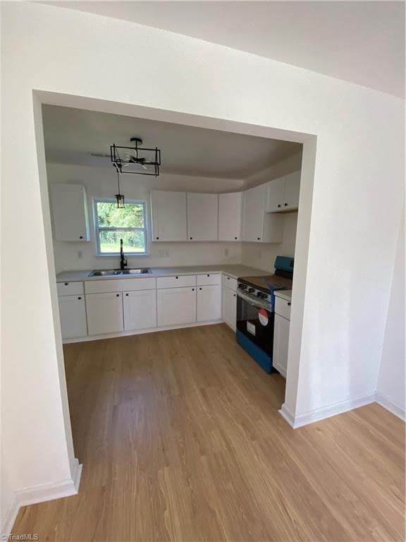 Photo - 405 Gossett St